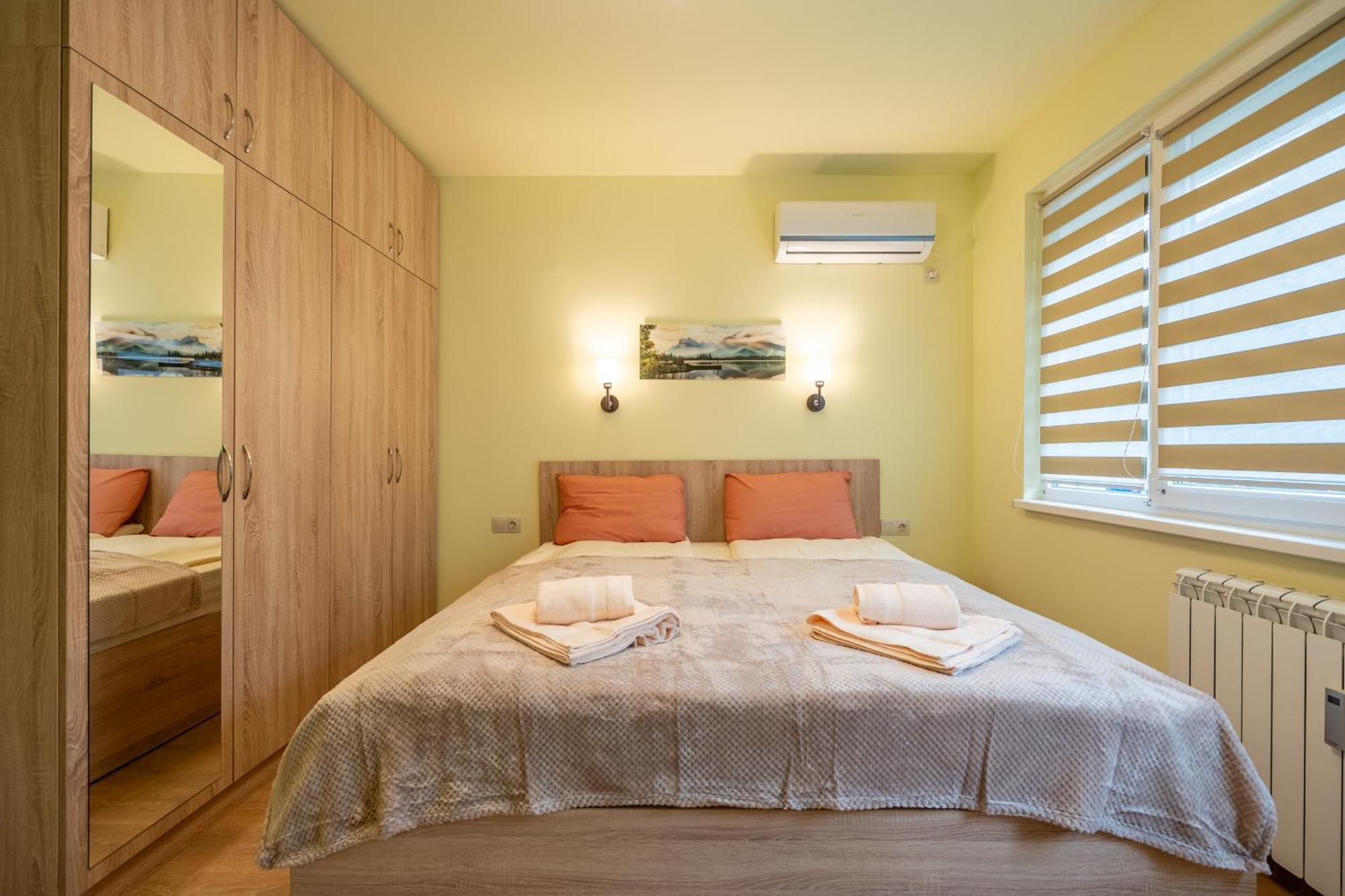 Top Location Central New & Spacious 3 Bdr Apt Medical Academy Sofia Eksteriør billede