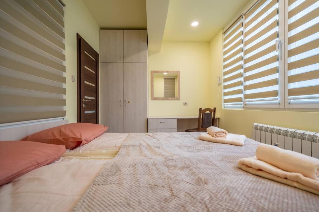 Top Location Central New & Spacious 3 Bdr Apt Medical Academy Sofia Eksteriør billede