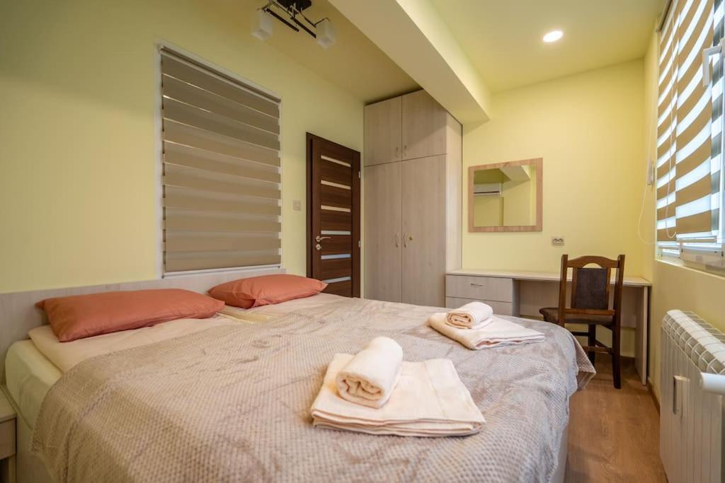Top Location Central New & Spacious 3 Bdr Apt Medical Academy Sofia Eksteriør billede