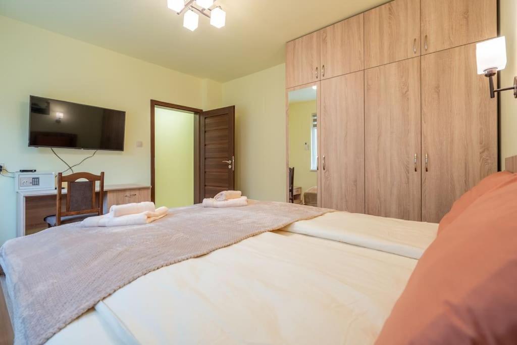 Top Location Central New & Spacious 3 Bdr Apt Medical Academy Sofia Eksteriør billede